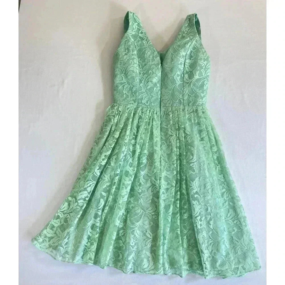 Mint Green Lace A-line Dress, Size Small w/ removable Sash & Built in Bra - Picture 7 of 11